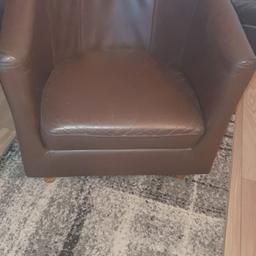 brown leather tun chair 15 pound
only reason for sale is I have new matching chairs coming
any questions plz ask
