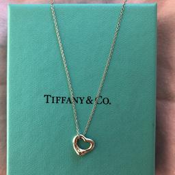Beautiful genuine Tiffany and co Elsa Peretti open heart sterling silver necklace. RRP £130
Never worn, in presentation pouch and box.
Will be posted recorded delivery or can be collected from Swadlincote area.
Contact for more details.