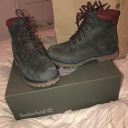 Dark green brand new in the box size 5 women’s.

RRP £170 

Still have original receipt if you would line to see it.