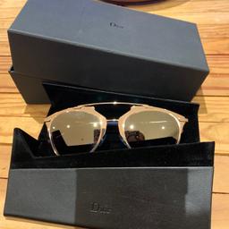 New Christian Dior Reflected TUY XT 52 Sunglasses with box 
BRAND NEW rose gold and reflective brown/rose gold lenses 

Dior Sunglasses Dior Reflected EEI 0H 52 is a Rose gold frame and reflective lenses. It is a medium style with a 52mm lens diameter. The bridge size for this model is 21mm and the side length is 140mm. This adult designer sunglasses model is a metal & plastic, full rimmed frame with a aviator shape.


Brand new with case and Comes in original box. RRP £259
Can arrange delivery