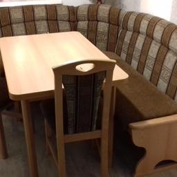 Eckbank mit zwei Sesseln und einem Tisch (beide Seiten ausziehbar) zu verkaufen.
Selbstabholung in 8790 Eisenerz.