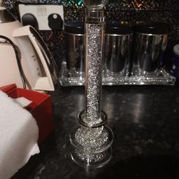 Silver crushed crystal kitchen roll holder
Does have some damage but still very usable.
(see pics attached)
Small chip on base and a crack to the glass ball on the inside
£10.00