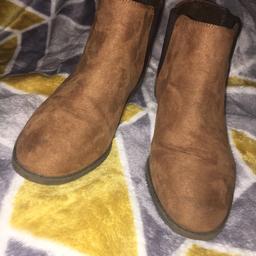 Primark winter boots size 4 worn once bit big for me