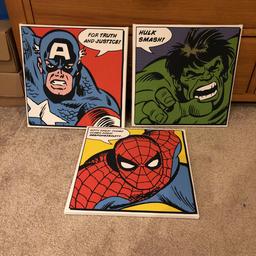 Set of 3 canvas pictures. 
Ideal for kids bedroom. 
Great condition