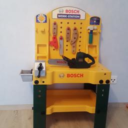 Hallo verkaufe eine Werkzeug Bank für Kinder von Bosch
mit Paar Zubehör schrauben; wasserwagge, Motor Säge auch von Bosch
bei Fragen einfach melden