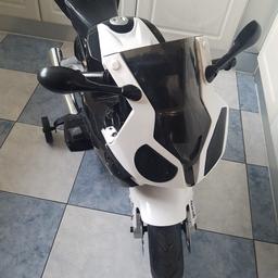 good condition boys 12v bmw electric powered motorbike used a couple of times
