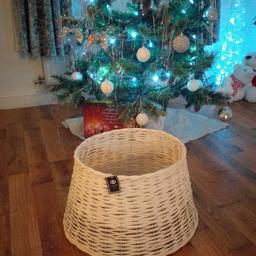 christmas tree white wicker skirt, Size Medium, never used, paid £17:99 will accept £10
