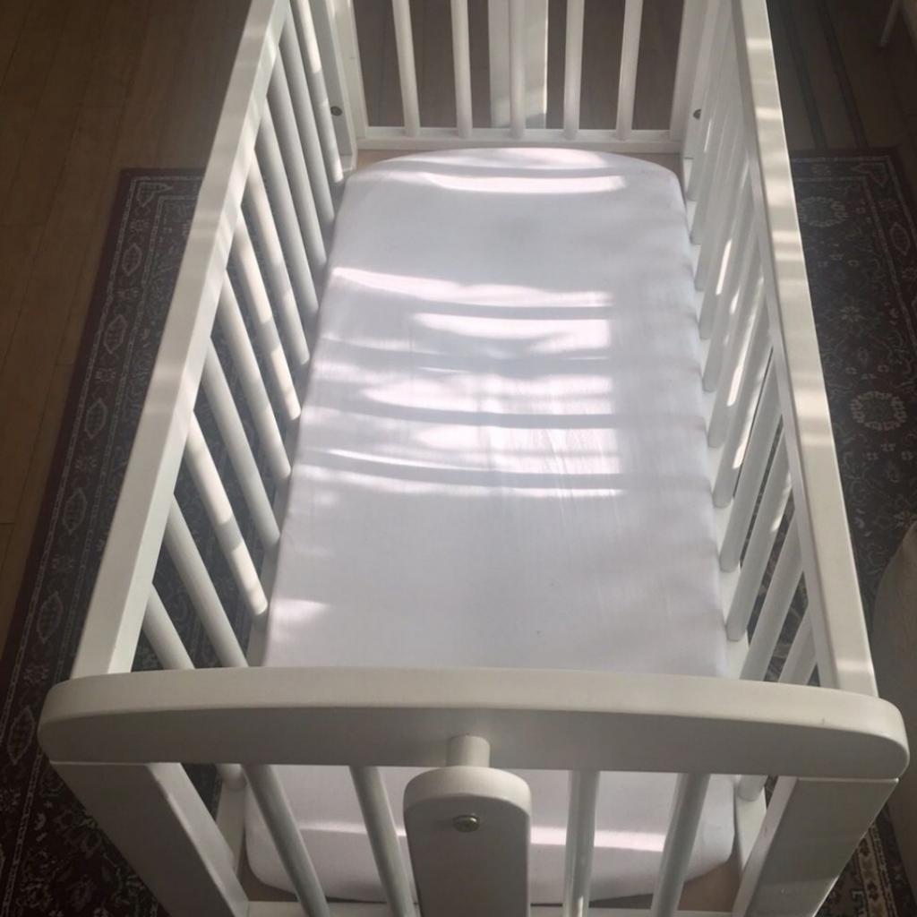 Mothercare swinging crib in RM6 Dagenham for £30.00 for sale Shpock