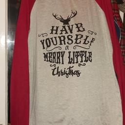 Lovely ladies Christmas top, supposed to be an 18 but comes up small, would fit a size 14/16 lovely. Nice soft material, burgundy arms.

Collection Fallings Park WV10.
Local delivery may be arranged.

Please check out my other items.