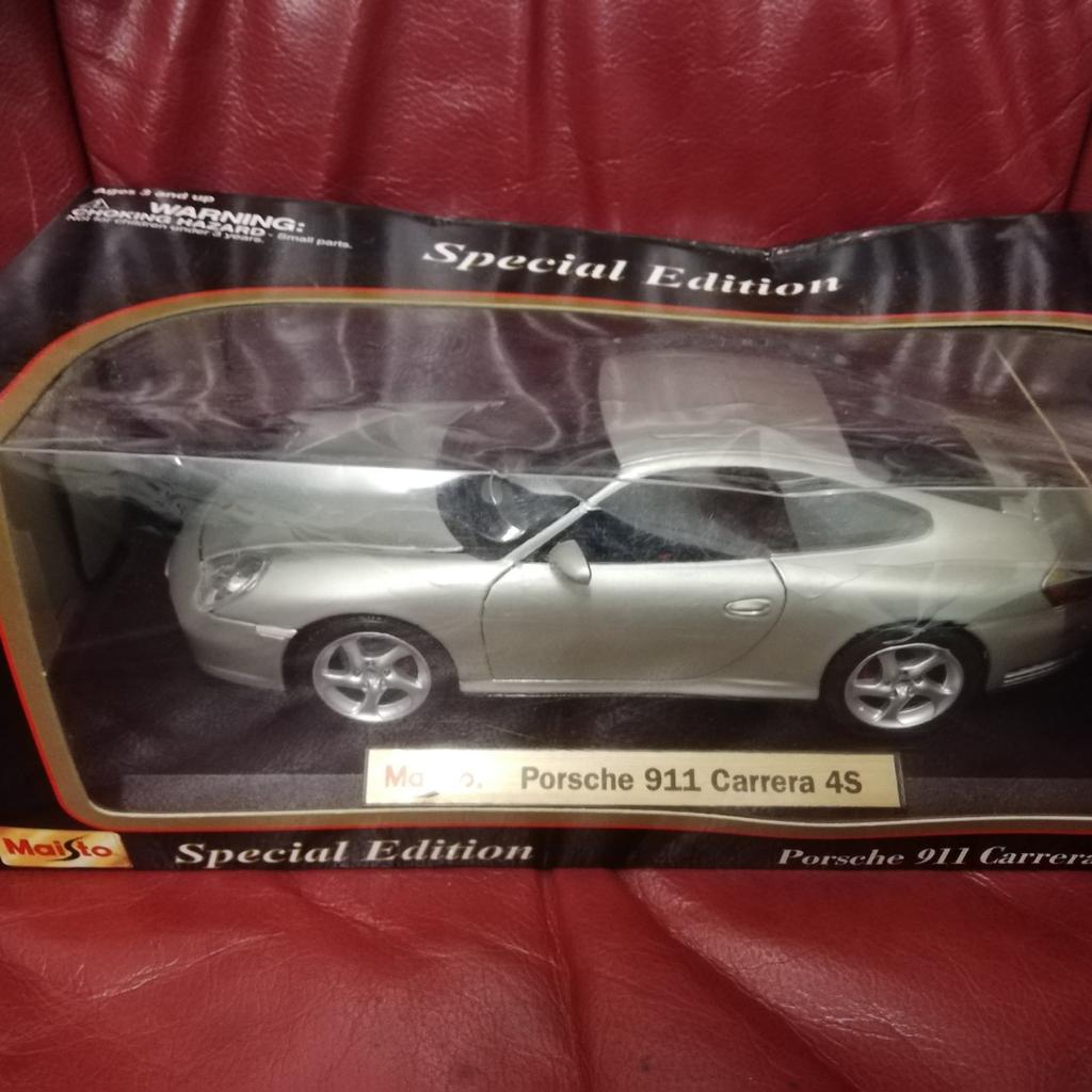 Porsche 911 Carrera 4S - Miniature Maisto 1/18 - Argent - Occasion Boîte Incluse