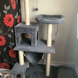 I have this Cat tree as New, as my kitten doesn't play nor go on it much.

Collection Arlesey
