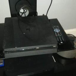 Ps4 Slim one pad and 1 game all work