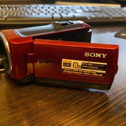 Hallo, verkaufe neuwertige Sony Handycam HDR-CX105E. Das Gerät ist in einem 1a Zustand und kommt in original Verpackung mit allem Zubehör.