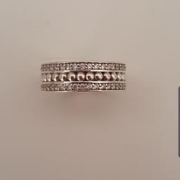 Hardly worn beautiful Pandora ring
make an ideal Christmas present
from a smoke and pet free home