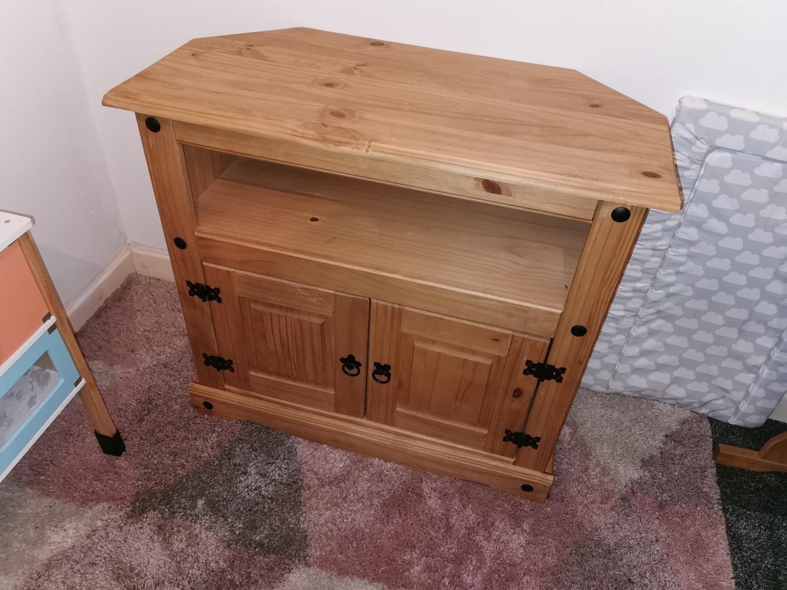 Mexican pine corner TV unit in WA9 Helens for £15.00 for sale Shpock