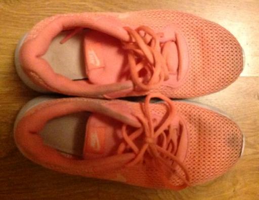 Buy & Sell North London De Beauvoir Town - North London - Photos for Nike Peach Mesh Trainers Size 4