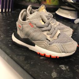 Adidas night runner trainers 
Infant size 5 
In good used condition 
Bought from JDsports a couple months ago but my son has quickly outgrown them 
Not worn many times 
Collection only n193bq 
£10