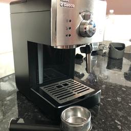 Phillips Saeco Poemia coffee machine / espresso / latte / cappuccino look 👀

Great condition Phillips Saeco coffee machine.

Makes lovely cappuccino/ latte / hot choc etc as it has a built in milk frother.

Selling due to a lazy upgrade to the much more expensive bean to cup machine.

Use buy a bag of pre ground coffee available at supermarkets and you’re away

Thanks