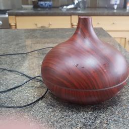 Beautiful aromatherapy diffuser changes several colours and timed from 1hr to 6hrs of perfumed bliss , can be used at home, office or theraphy rooms, to de-stress and gain benefits from the healing powers of aramatic oils
