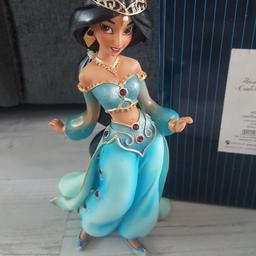 disney showcase jasmine brandnew in box see all pic s any questions just ask collection or can post x