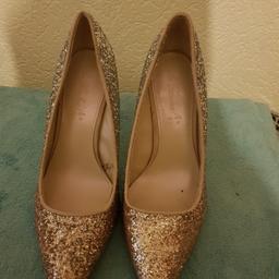 new sparkly party shoes never worn 
size 6