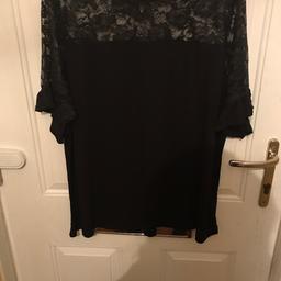 Never been worn  can post £3