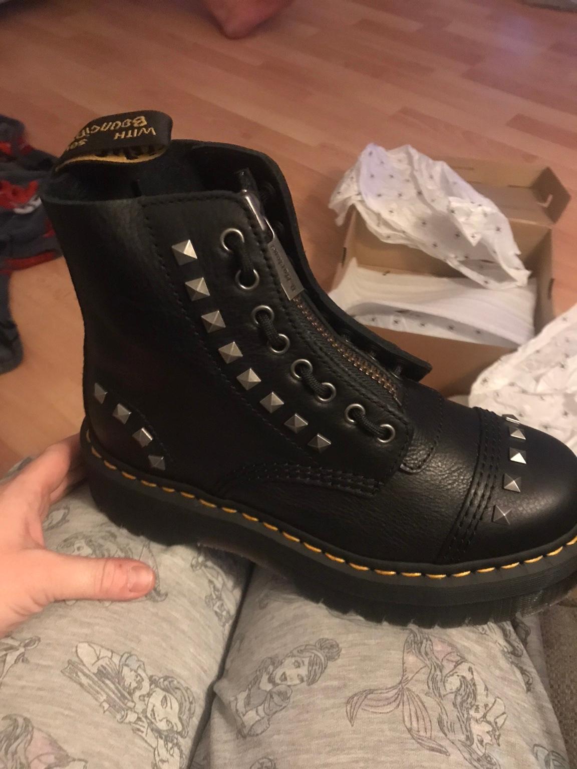 Dr martens best sale sinclair studded