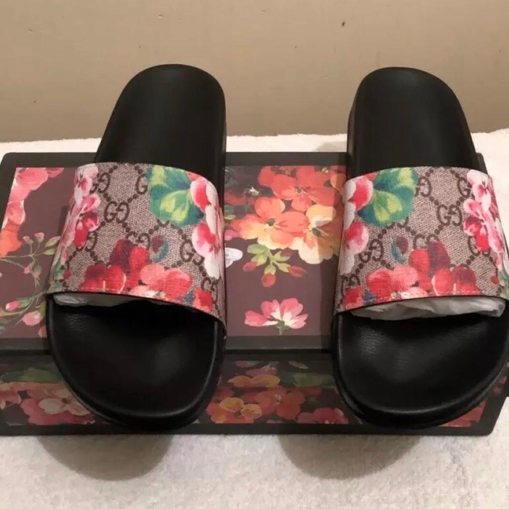 Gucci bloom slides online size 6