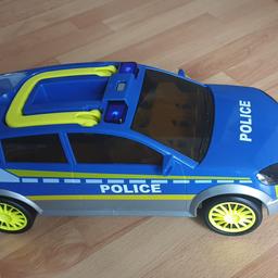 NUR ABHOLUNG.

Polizeiauto mit Sirene und Blaulicht
und man kann kleine Autos im polizeiauto transportieren.

NEUPREIS 50€
2 Monate alt und wie neu!