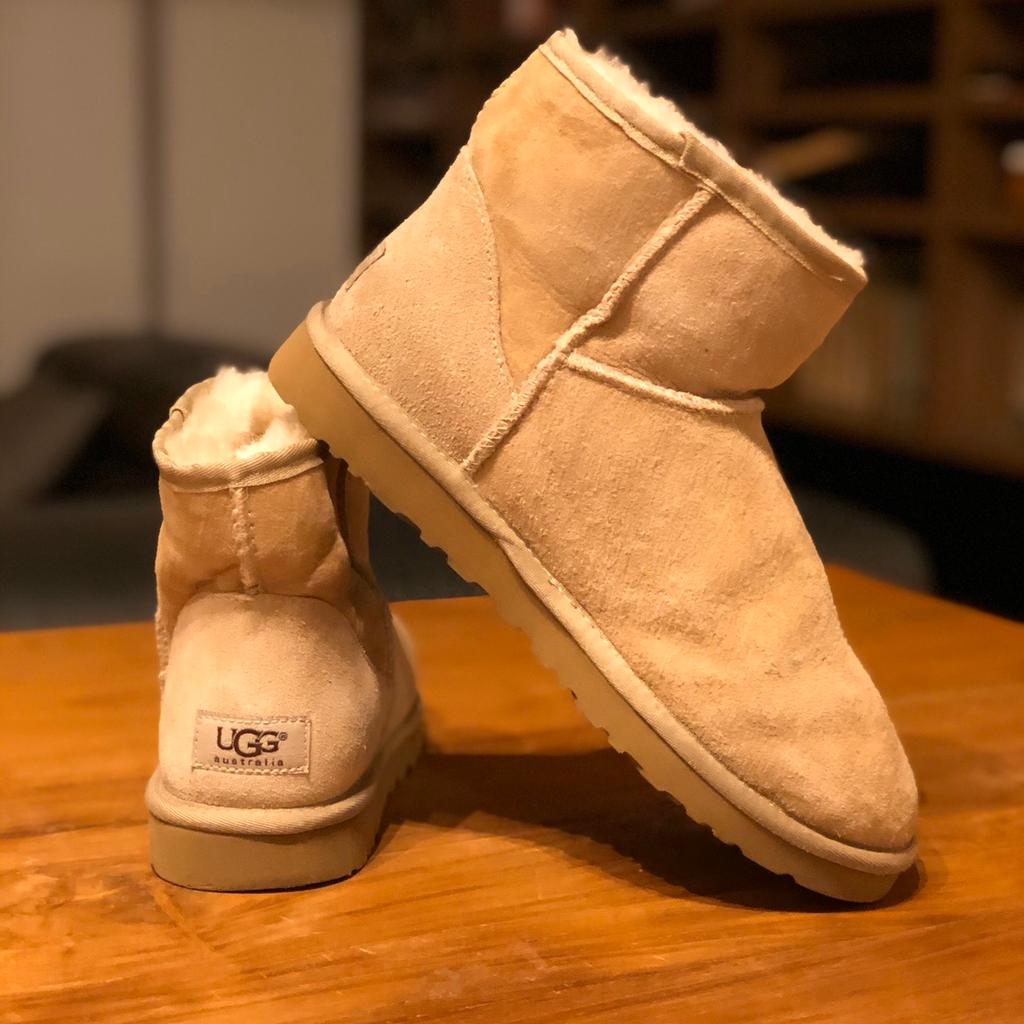 Ugg mini clearance beige chiaro