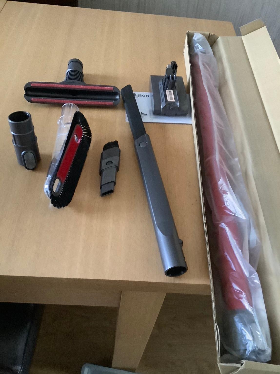 DYSON V6 TOTAL CLEAN CORDLESS VACUUM CLEANER in L36 Knowsley für £ 100 ...