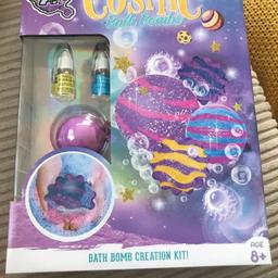 Create your very own shimmering bath bombs with this fun and easy Bath Bomb Creation Kit.


Contents:

•	2 bath bomb moulds

•	2 fragrances

•	1 baking soda

•	3 bath bomb mix

•	3 colour powder

•	1 coconut oil

•	1 glitter

•	A3 poster

•	Instructions


Create gorgeous bath bombs for yourself or to give as a gift to a loved one with this creative kit.


Product Information:

•	Bath Bomb Kit

•	Creation kit

•	Cosmic design

•	Everything included inside

•	Ages: 8+