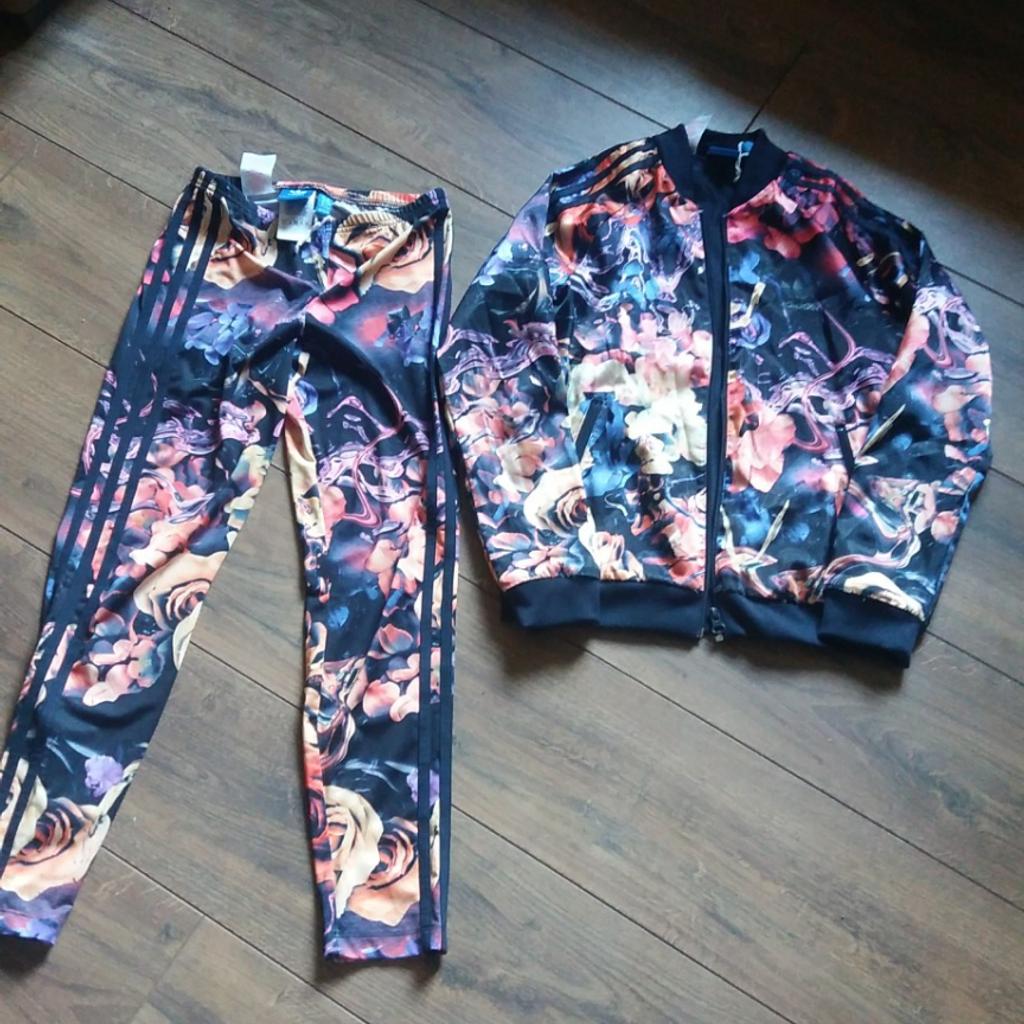 Ladies floral hot sale adidas tracksuit