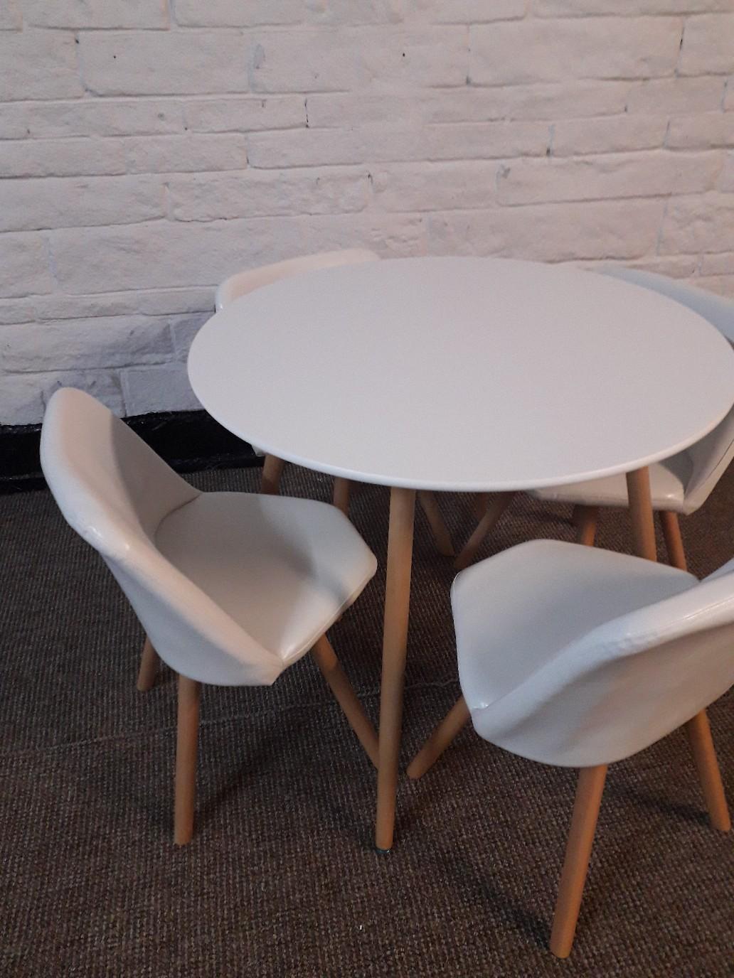 Round dining table and 4 chairs white in BD7 Bradford for £120.00 for sale Shpock