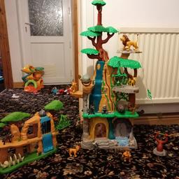 2x lion guard playsets with figuers good condition