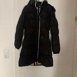 Tailliert geschnitten Gr XS/S schwarz, warmer Wintermantel mit abnehmbarer Kaputze, NP €80