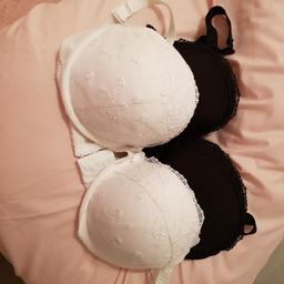 Set of black and white plunge bras from Mark's and Spencer's. 36F.
Only worn a couple of times but no longer needed due to having a breast reduction. 
Collection from DY1