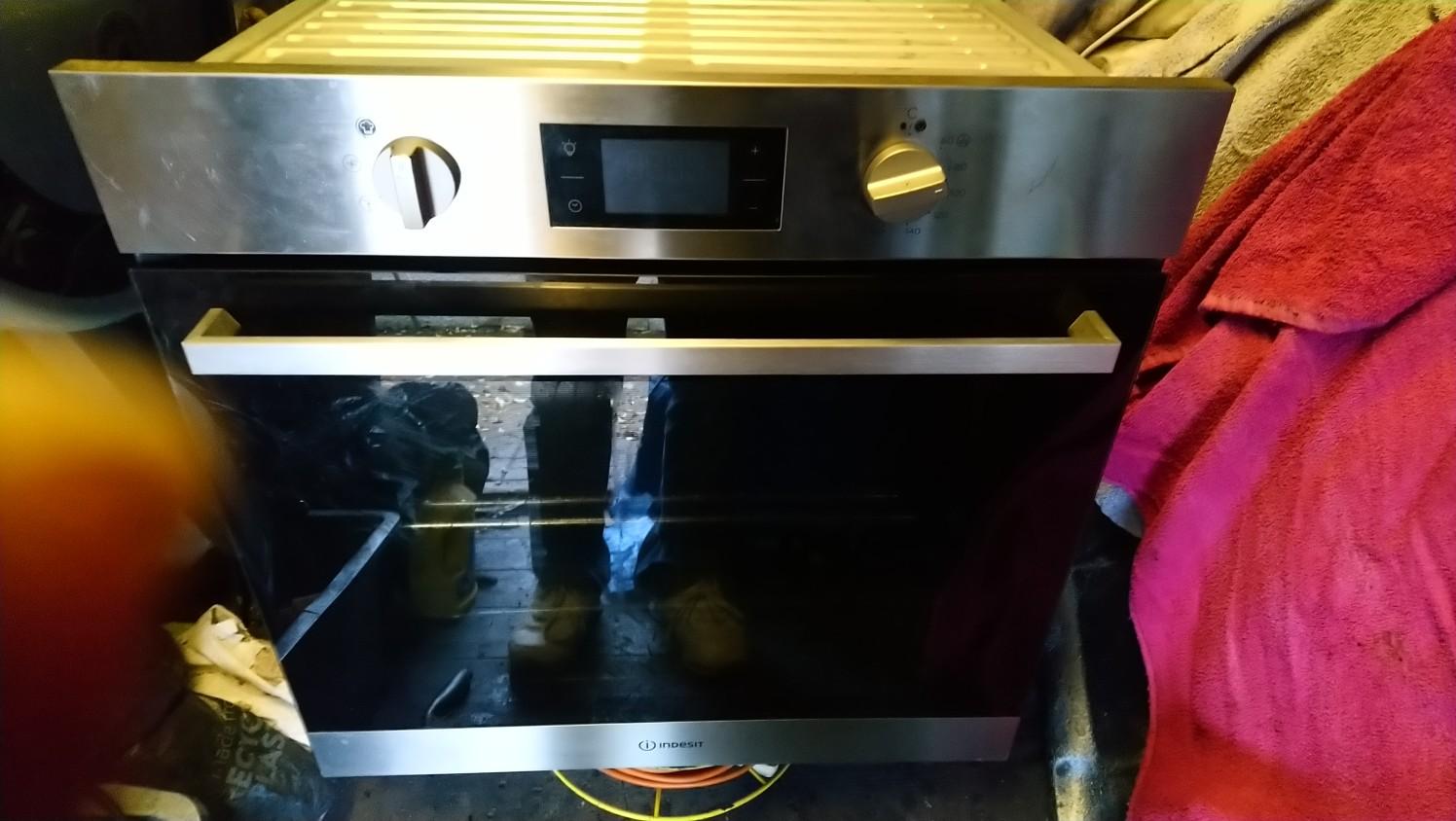 Indesit builtin fan assisted oven in S61 Rotherham für 45,00 £ zum