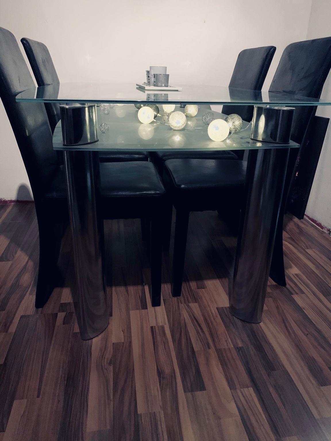 ZU VERSCHENKEN Wohnzimmer Esstisch & 4 Stühle in 67227 Frankenthal (Pfalz) für gratis zum Verkauf