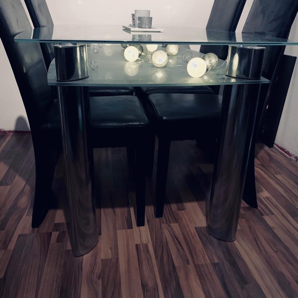 ZU VERSCHENKEN Wohnzimmer Esstisch & 4 Stühle in 67227 Frankenthal (Pfalz) für gratis zum Verkauf