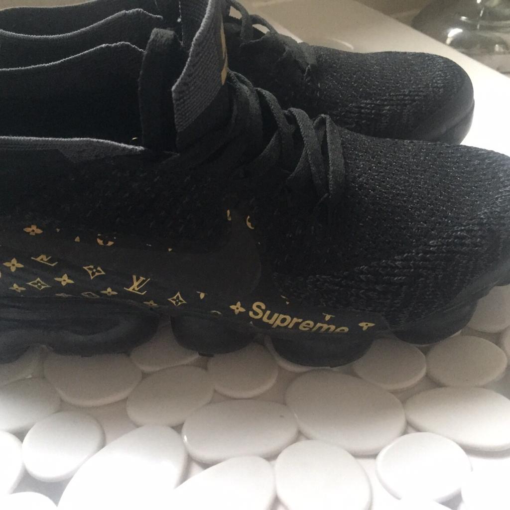 Vapormax louis 2025 vuitton supreme