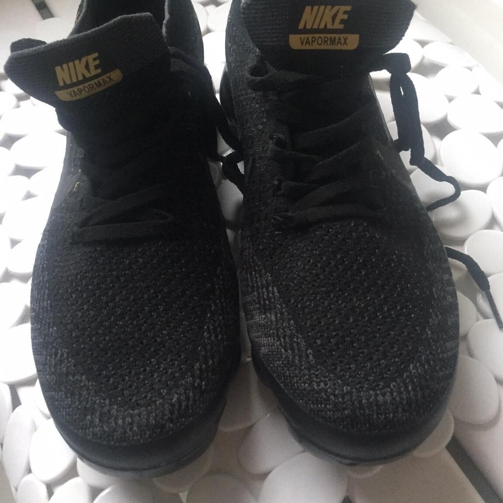 Nike air Vapormax style supreme LV triple in M32 Trafford for