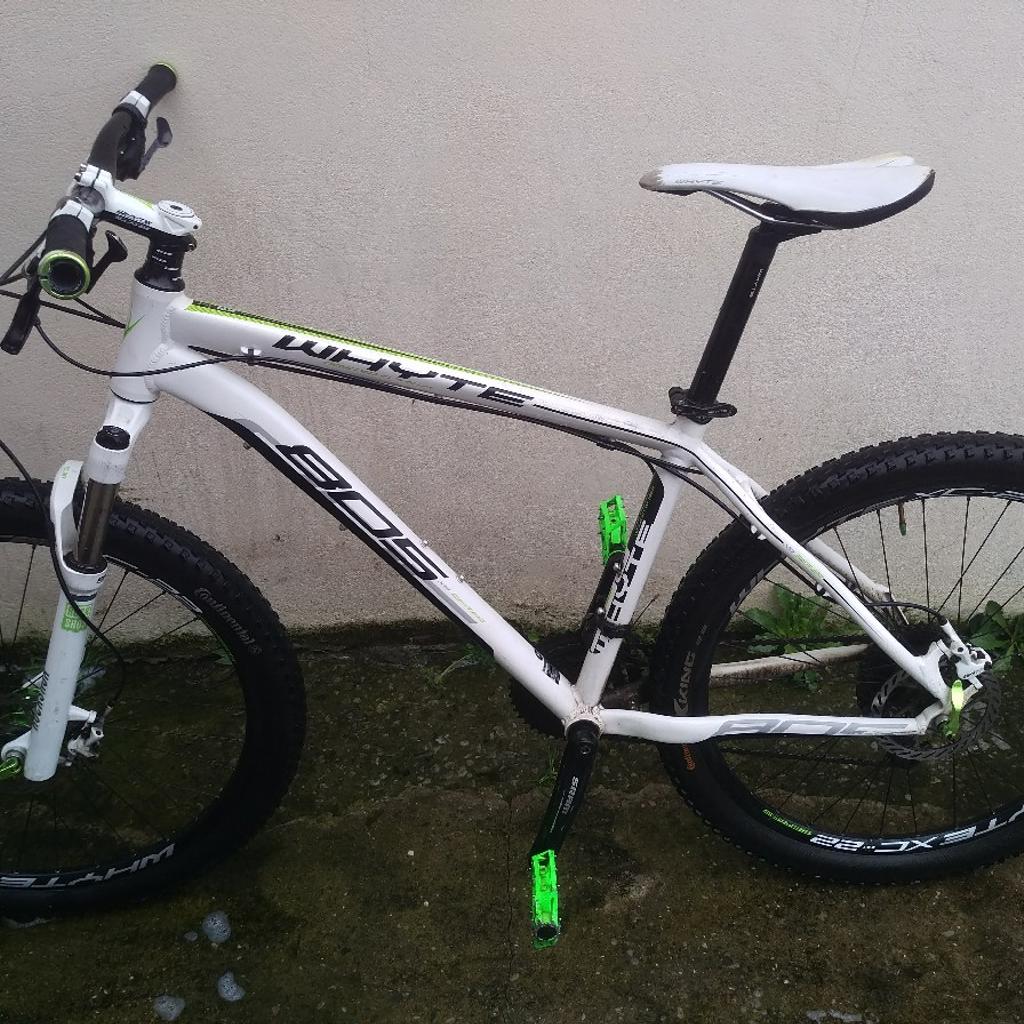 Whyte deals 805 white