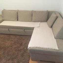 - Couch mit Bettfunktion zu Verkaufen
- inklusive Pölster
- mit 2 x Decken zum drauflegen
- Maße:
2 m 60 lang
Linke Seite 82 cm breit
Rechte Seite 1 m 96 lang (Liegefläche)