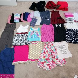 4-6 years girls 30 clothes, 3 coats from zara, next...