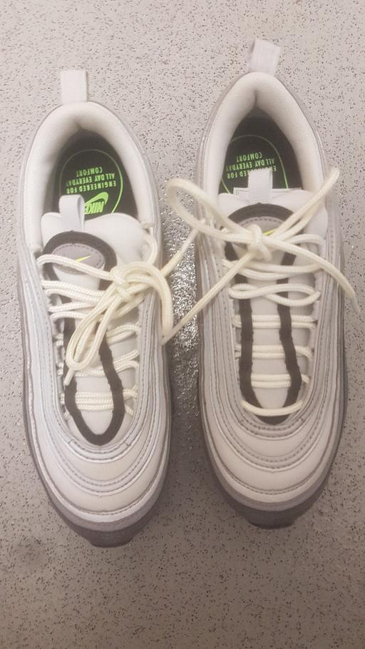 Buy & Sell - Photos for Nike Trainers