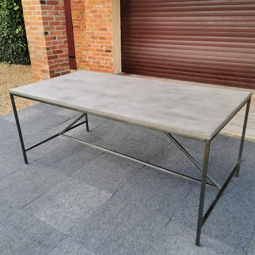 Buy & Sell Nottinghamshire Bassetlaw - Photos for Willis & Gambier Forte Concrete Dining Table