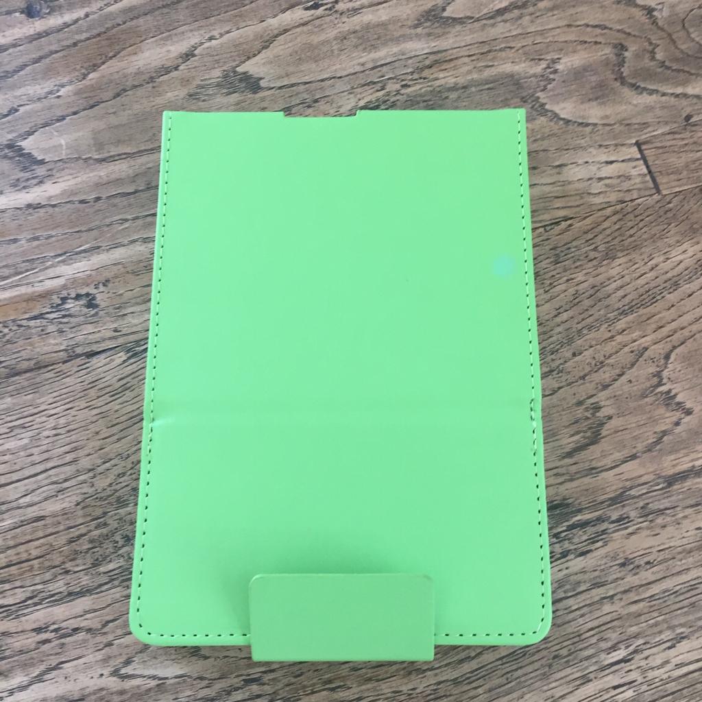 Verkaufe neue Hülle für Kindle Paperwhite, Maße 18 x 13 cm, grün.