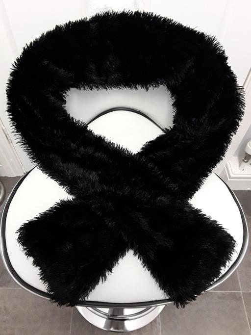 Buy & Sell York Strensall - York - Photos for SCARF IN BLACK FUR MATERIAL