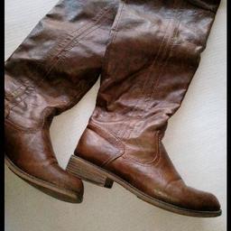 Sehr schöne Overknee Stiefel von Graceland Gr.38
Weiter Schaft, Farbe Braun